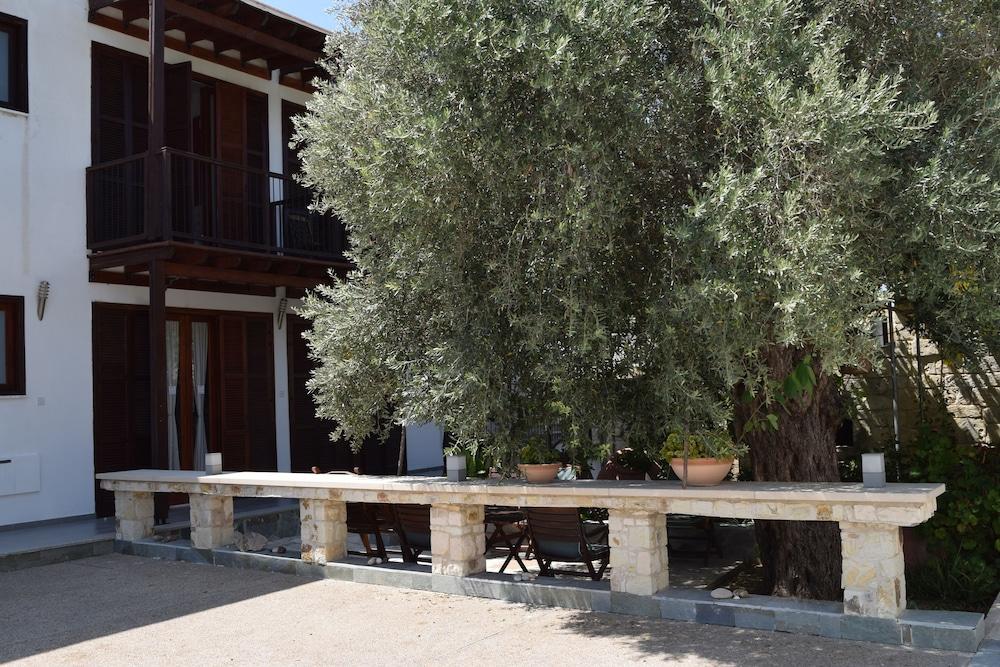 Lasa Heights Hotel Exterior foto