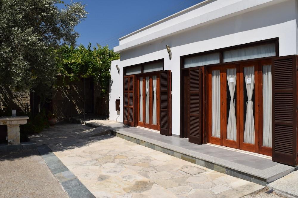 Lasa Heights Hotel Exterior foto