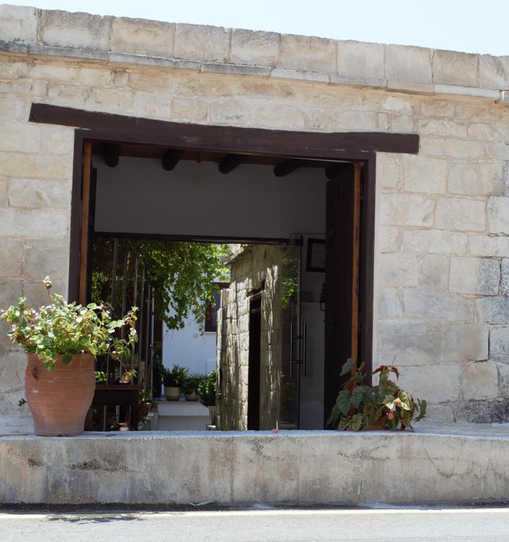 Lasa Heights Hotel Exterior foto