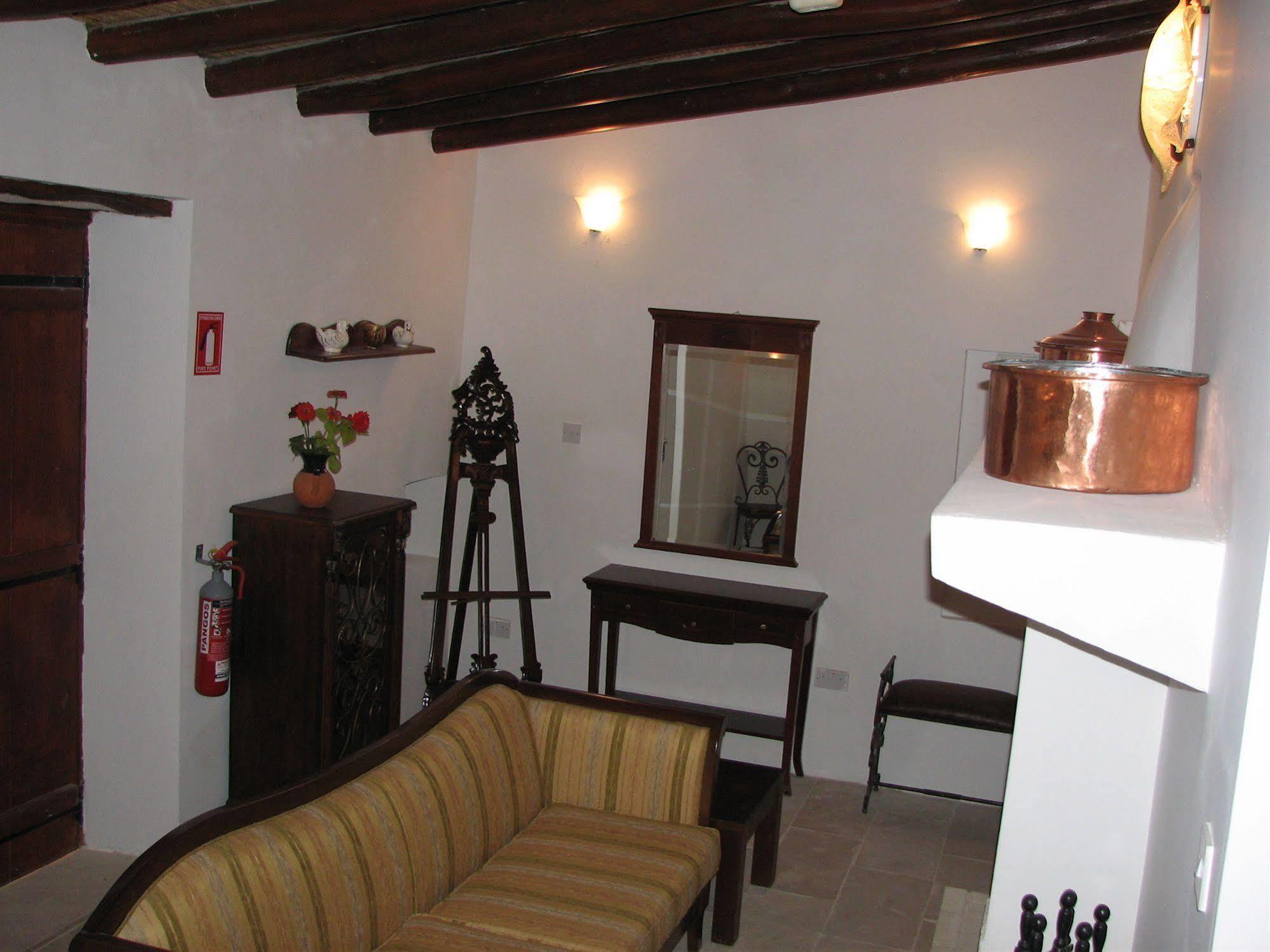 Lasa Heights Hotel Exterior foto