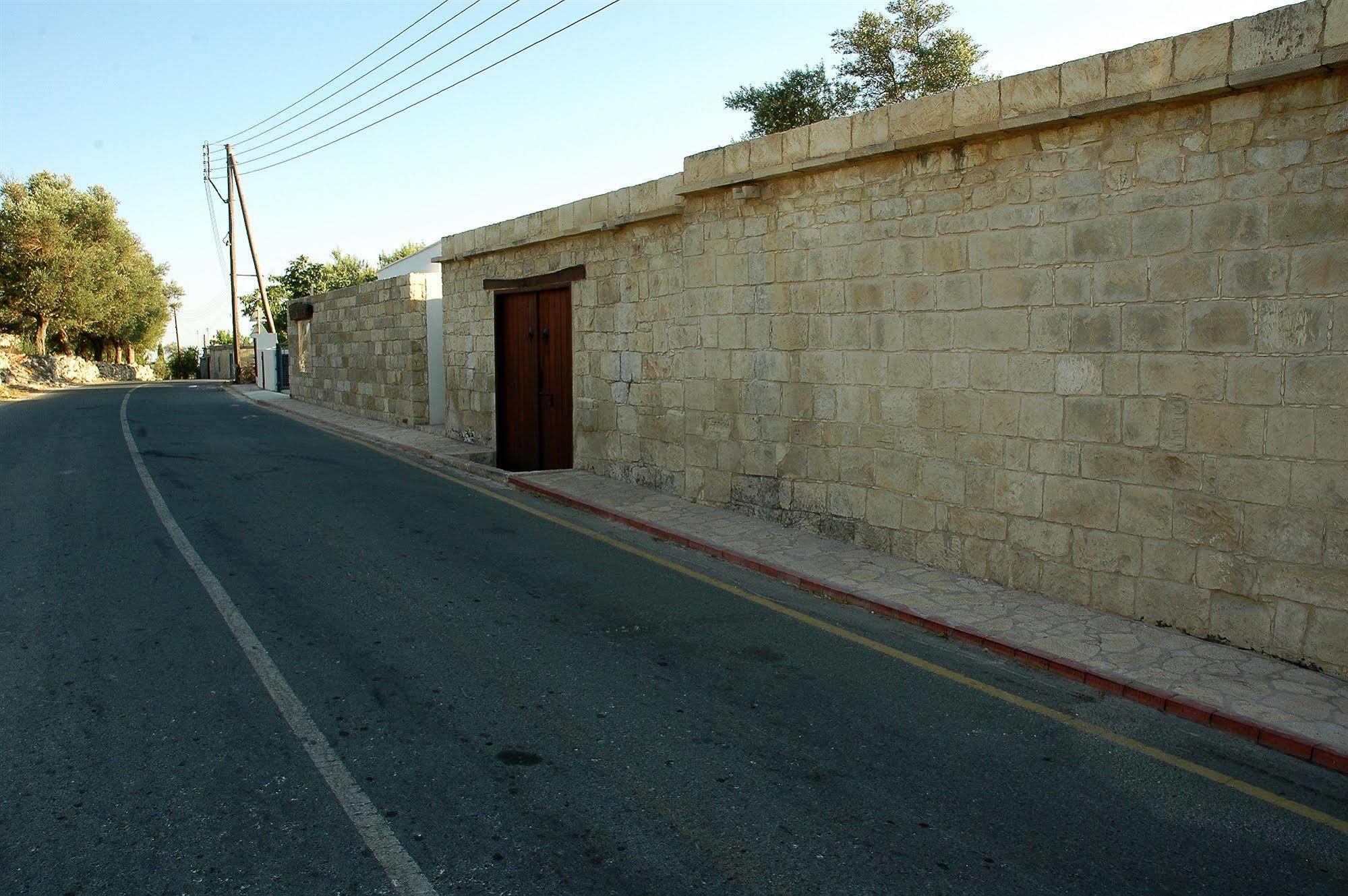 Lasa Heights Hotel Exterior foto
